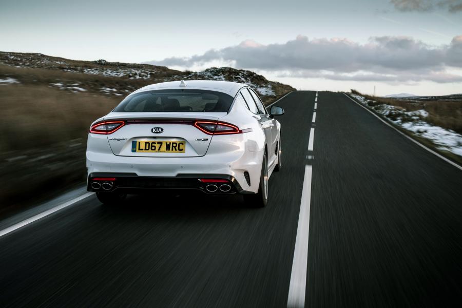  Kia Stinger GT-Line (CK) 2017 года  (UK) (фото 20 из 37)